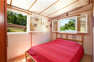 1st bedroom